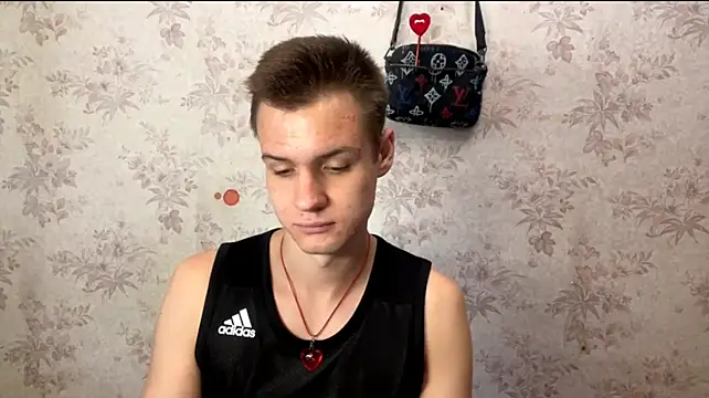 Show modela BigBabyMax na web-kameri