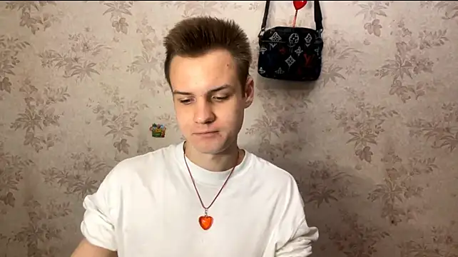 Show modela BigBabyMax na web-kameri