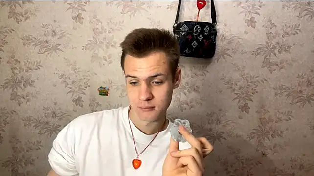Show modela BigBabyMax na web-kameri