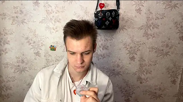 Show modela BigBabyMax na web-kameri