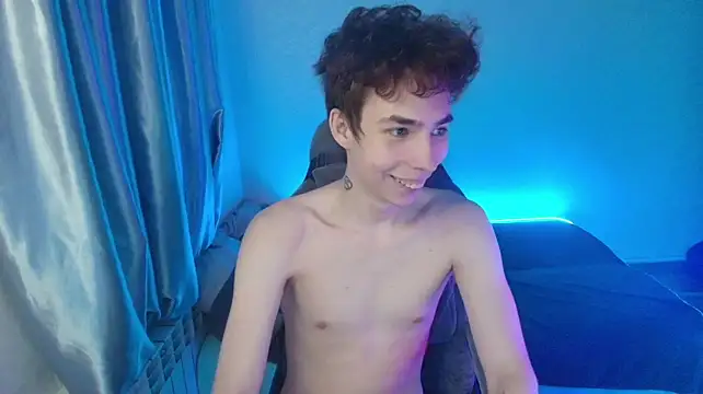 Show modela Adam_Kroy na web-kameri