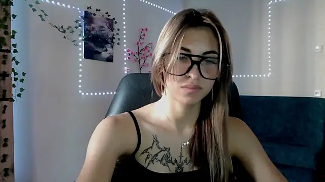 Онлайн чат XXX Rossy_Vega