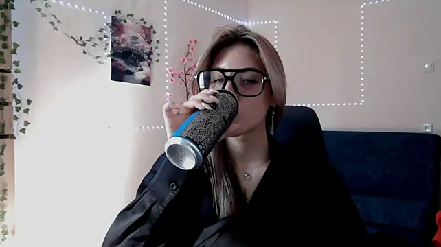 Rossy_Vega élő XXX-chatje