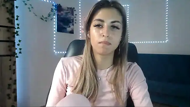 Rossy_Vega's Live XXX Chat