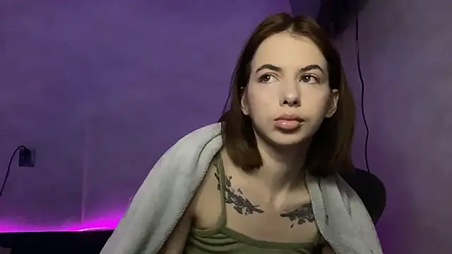 NOVELLAA Live XXX Chat
