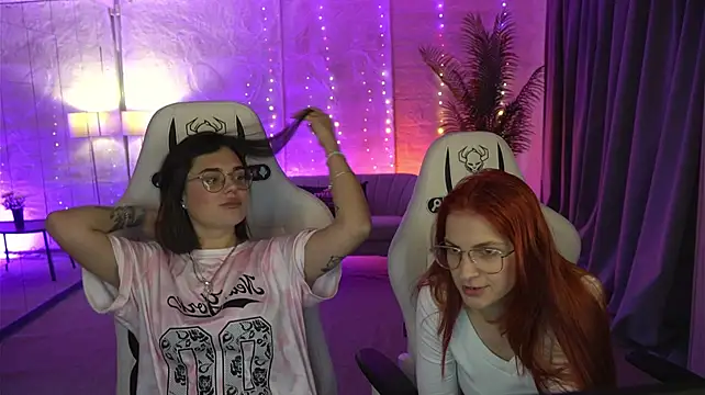 Show modela Noksi_054 na web-kameri