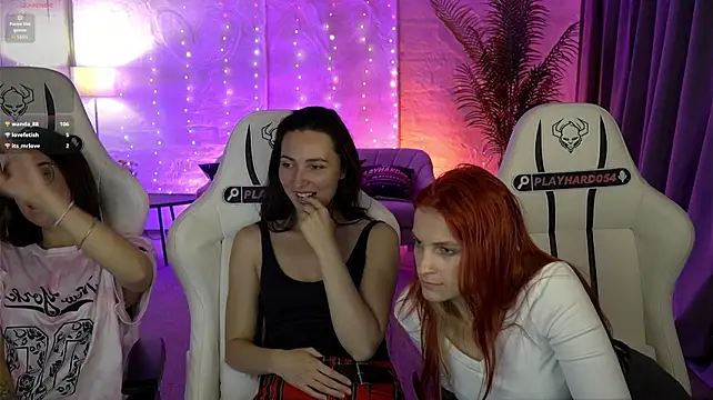 Show modela Noksi_054 na web-kameri