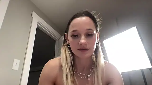 Chloe_StClaire webcam show