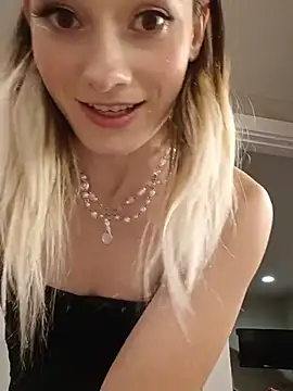 Pokazy przed kamerką – Chloe_StClaire