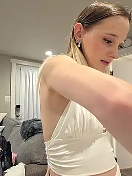 Chloe_StClaire's Webcam Show