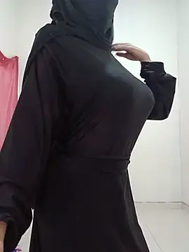 aisha-faraah Adlı Modelin Canlı XXX Sohbeti