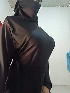 aisha-faraah Adlı Modelin Canlı XXX Sohbeti