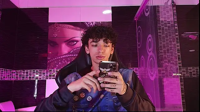 Julisexxy_xl's Webcam Show