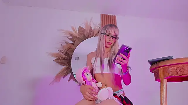 Roxxy_kitty: διαδικτυακό σόου στην κάμερα