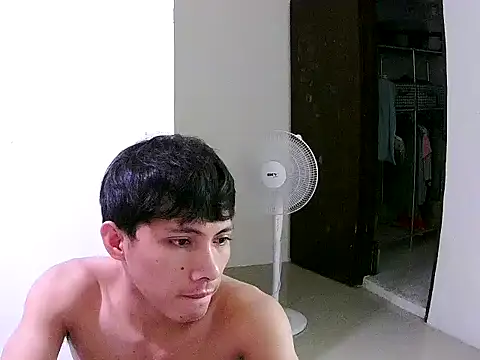 arc_toniee 在線直播表演