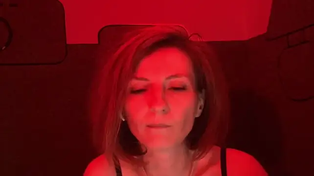 IrenneMuse's Live XXX Chat