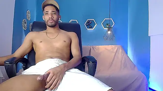 Show modela Ehkay_ na web-kameri