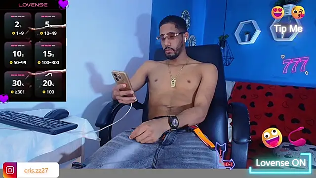 Ehkay_ Pertunjukan Webcam