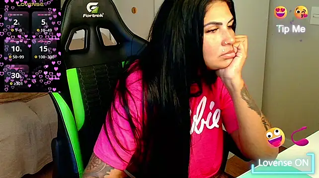 Show de Madelene_Navarro na webcam