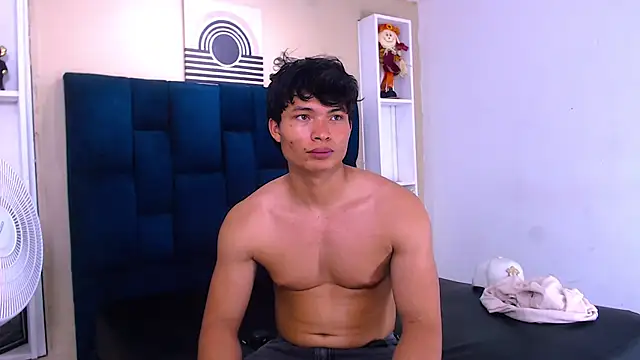 Show de GoldenBoy_23 na webcam