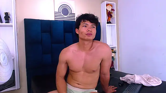 Show de GoldenBoy_23 na webcam