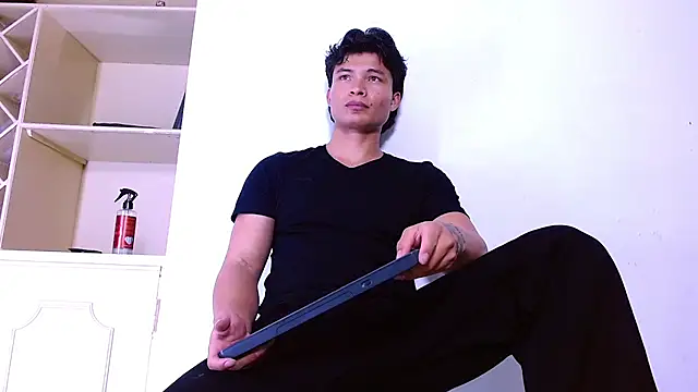 GoldenBoy_23 Adlı Modelin Web Kamerası Şovu