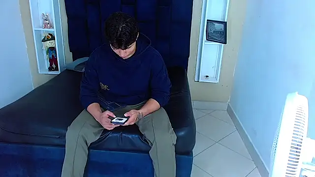 GoldenBoy_23: вебкам-шоу