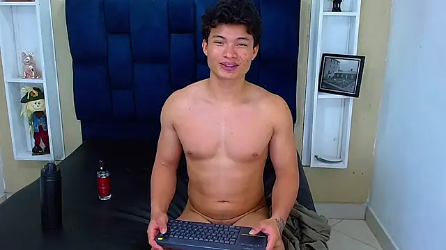 Pertunjukan Kamera Web GoldenBoy_23