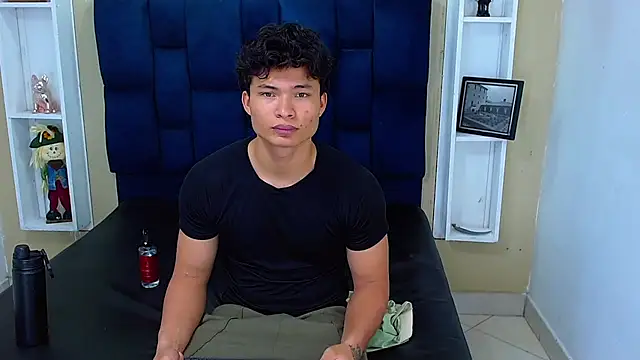 GoldenBoy_23 Webcam-Show
