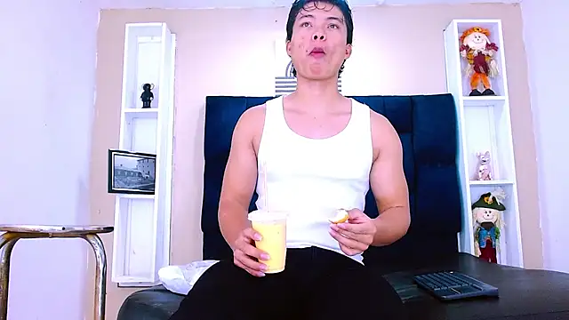 GoldenBoy_23 Webcam Show