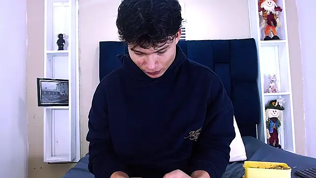 GoldenBoy_23 Adlı Modelin Web Kamerası Şovu