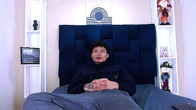 GoldenBoy_23 – webcam-show