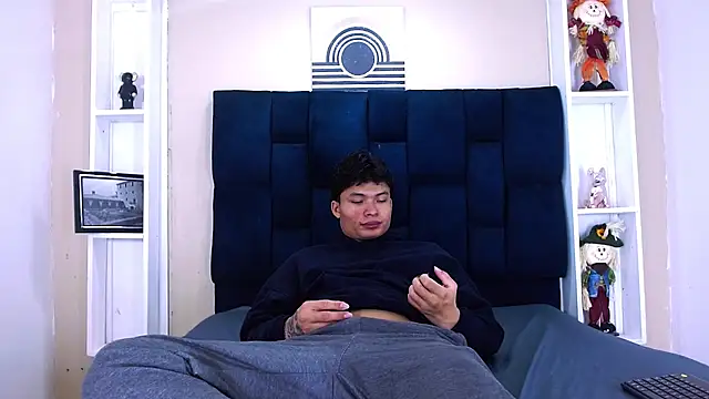 GoldenBoy_23n Webbikameraesitys