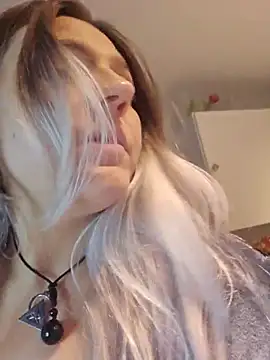 ScarletsWeb – Kamerová šou