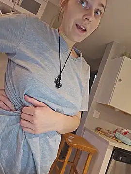 ScarletsWeb Show in webcam