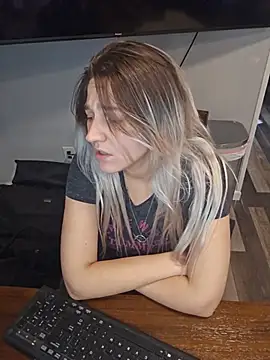 ScarletsWeb's Webcam Show