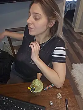 ScarletsWeb Show in webcam