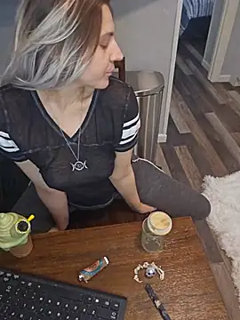 ScarletsWeb webkamerás műsora