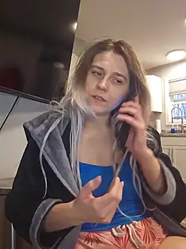 ScarletsWeb: вебкам-шоу