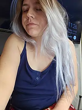 ScarletsWeb Show in webcam