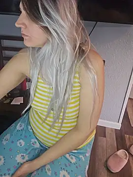 ScarletsWeb's Webcam Show