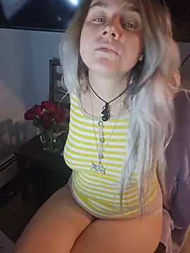 הופעת וובקאם של ScarletsWeb