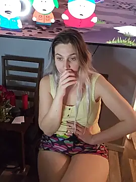 הופעת וובקאם של ScarletsWeb