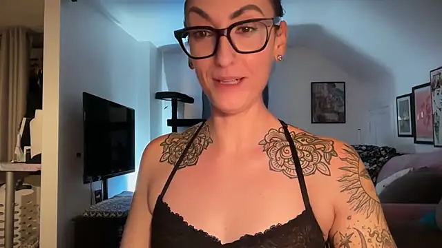 MissCutieKink Chat XXX in diretta