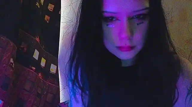 holly_mollyy_ webcam show