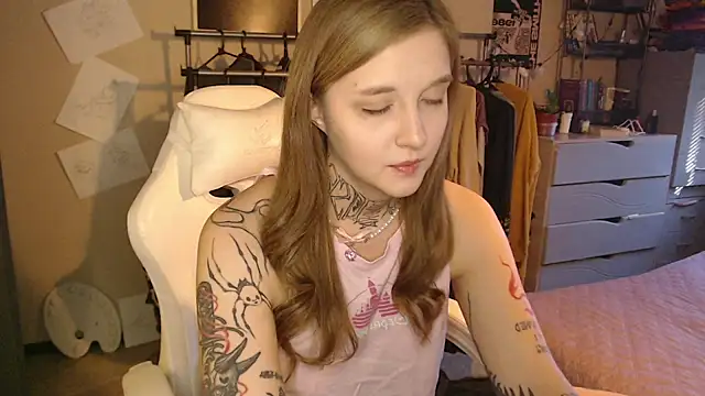 دردشة Taissa_Harmon الجنسية المباشرة