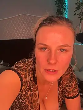 ElenoraHot – webcam-show