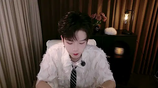 xiaohuihui-1012 在線直播表演