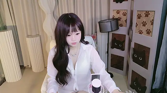 ZUzu-999 Show Webcam