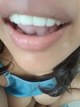 Cute_Zoyaa27 Adlı Modelin Web Kamerası Şovu